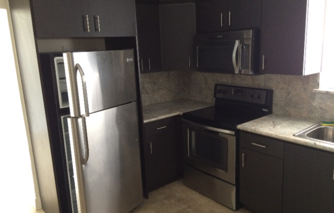 20420 NW 25 CT