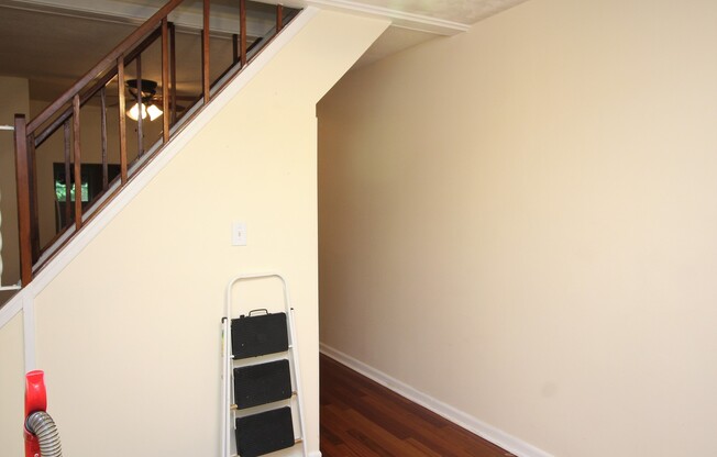 Charming Locust Point 2bd+Den/1ba Rowhome w/ W/D, CAC and One-Car garage! Available 7/15!