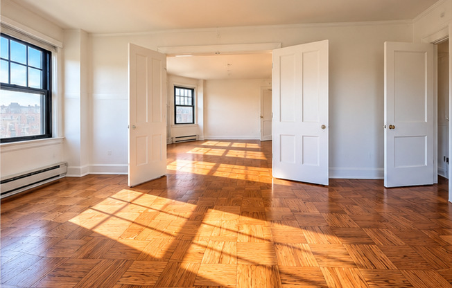2 beds, 1 bath, 940 sqft, $2,595, Unit 604