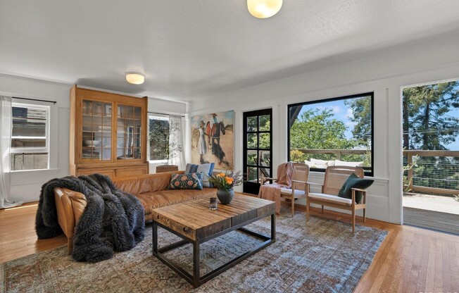 64 Panoramic Way APT B