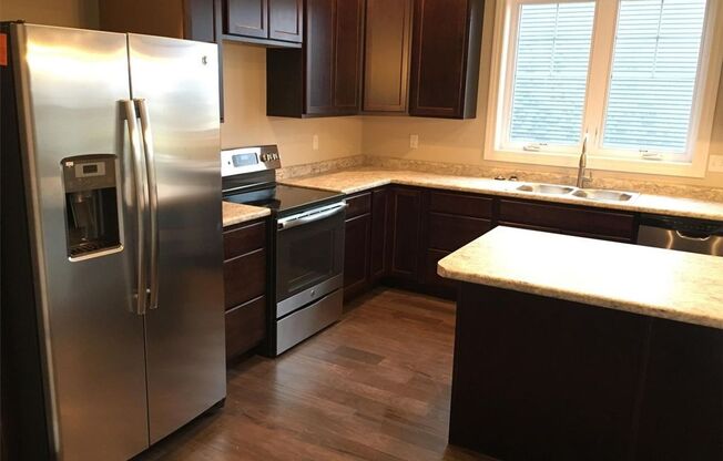 1206 S. Roberto Rd.