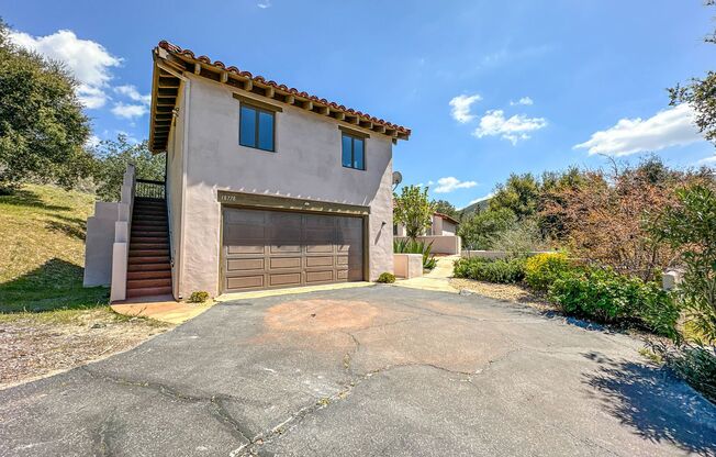 Stunning Property with 2 Bedroom House in for Rent in Santa Clarita!