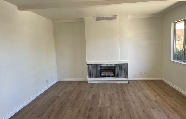 2 beds, 1 bath, 907 sqft, $1,400