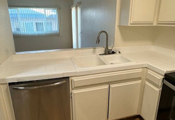 1 bed, 1 bath, 675 sqft, $1,875, Unit 208