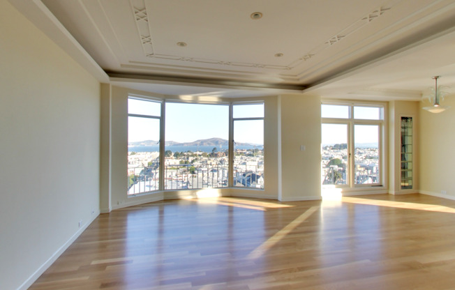2090 Green Street (003r)