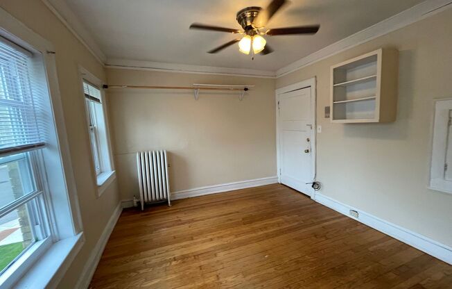 Studio, 1 bath, $725, Unit 207