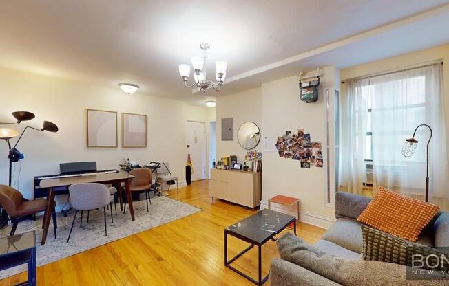 216 W 89th St #12A