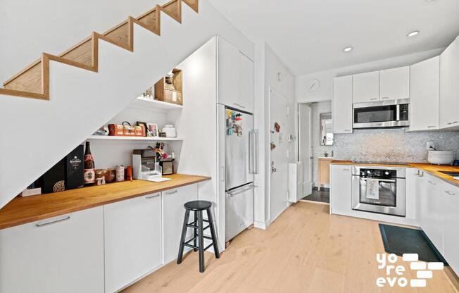 165 E 104 ST