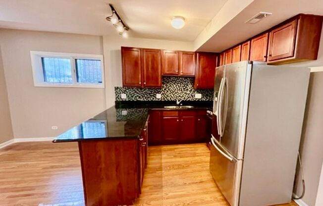 3 beds, 2 baths, 1,300 sqft, $1,699, Unit G