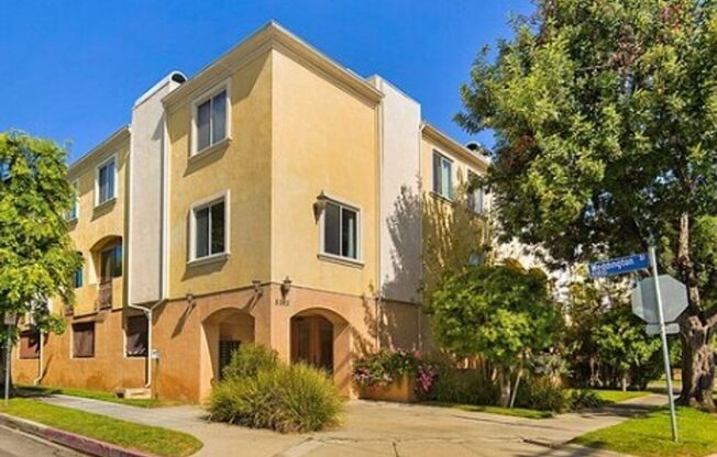 Beautifully Updated Condo in NoHO