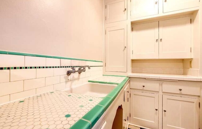 1 bed, 1 bath, 600 sqft, $1,575, Unit 203