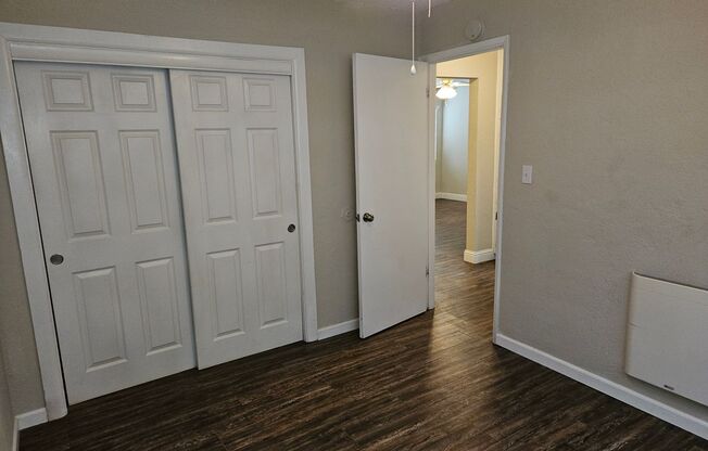 2 beds, 1 bath, $1,200, Unit 590