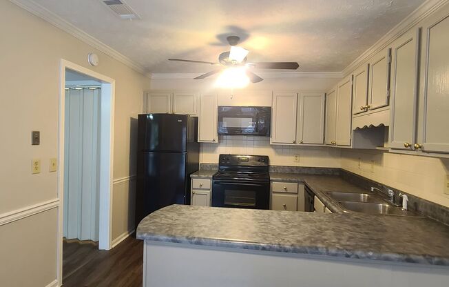 Charming Duplex in Prime Alpharetta Location – 2 Bedrooms with Private En-Suites