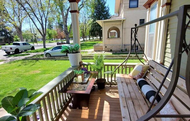 Mead Apartments – Historic Charm & Modern Comfort in the Heart of Greeley