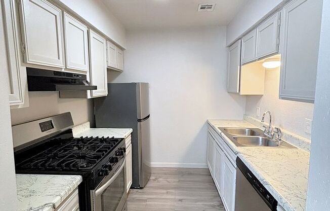 2 beds, 1 bath, 829 sqft, $975, Unit 40