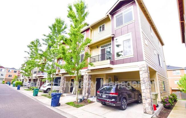 445 NE TORK PL