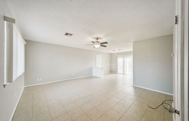 3 beds, 1 bath, $1,295