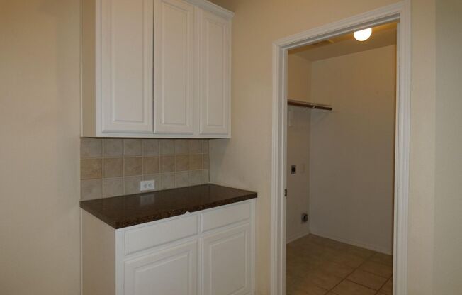 Lovely 3 bedroom, 2 bath home in Sendera Ranch near schools, shopping & more! 13721 Trail Break Drive, Fort Worth, TX 76052
