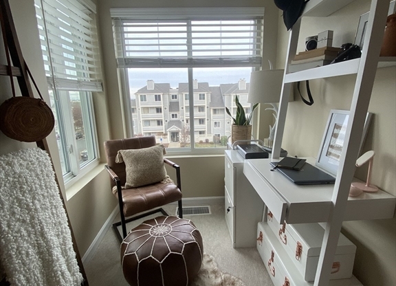 2 beds, 1.5 baths, 1,014 sqft, $3,000, Unit F304