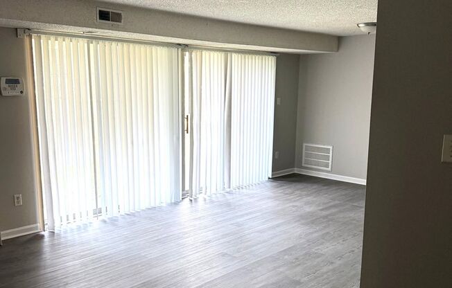 University Area Condo, 2 bd, 2bth