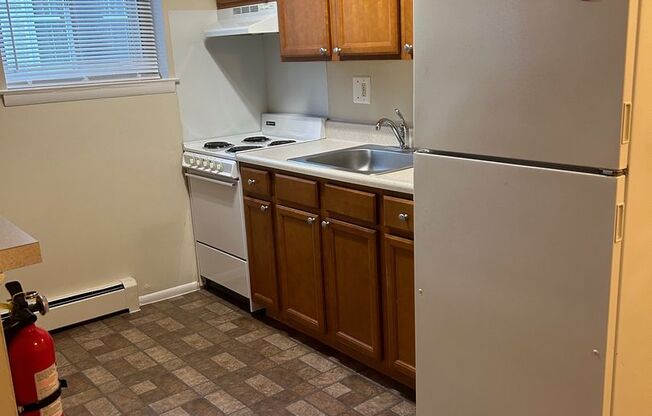 320 CHESTER PIKE