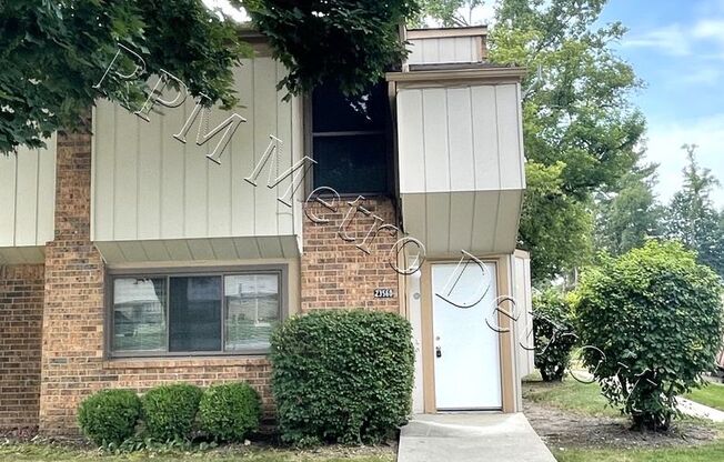 MOVE-IN READY SOUTHFIELD CONDO