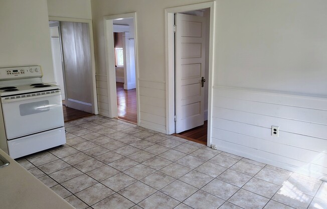2 beds, 1 bath, 1,000 sqft, $2,200, Unit 68