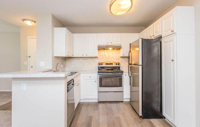 2 beds, 2 baths, 950 sqft, $1,299