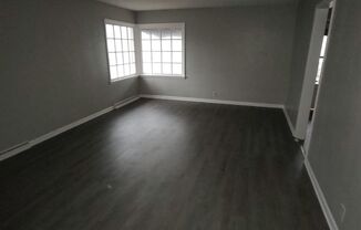 3 beds, 1 bath, $1,099