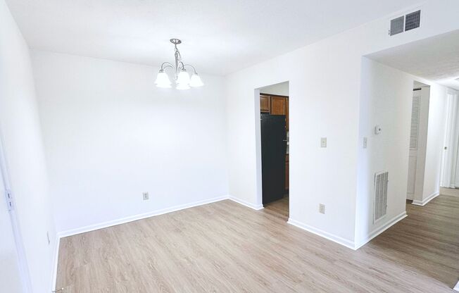 1 bed, 1 bath, 750 sqft, $1,195, Unit 050