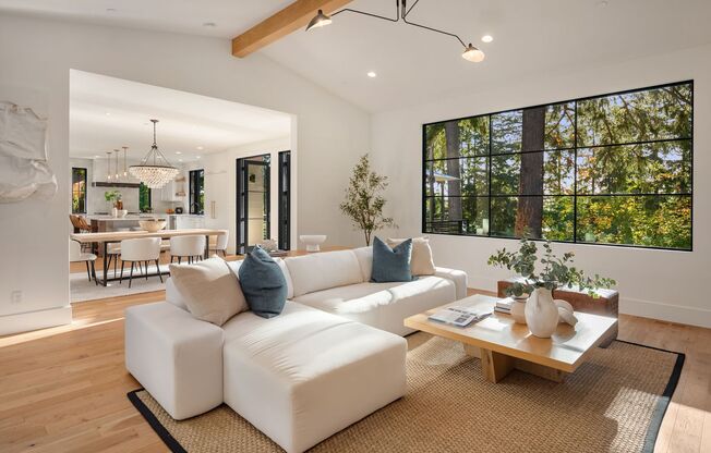 7Bd/6.5Ba Bellevue Home