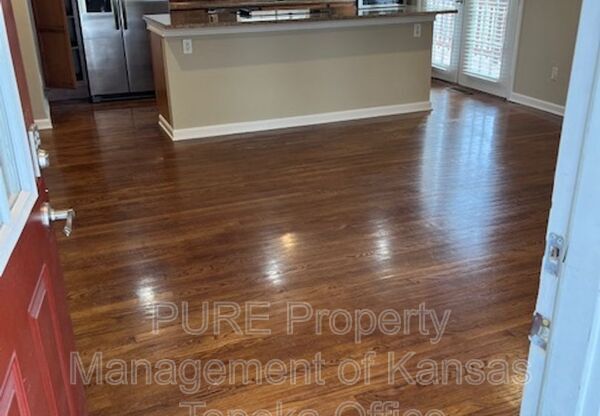 429 E 63 TERRACE
