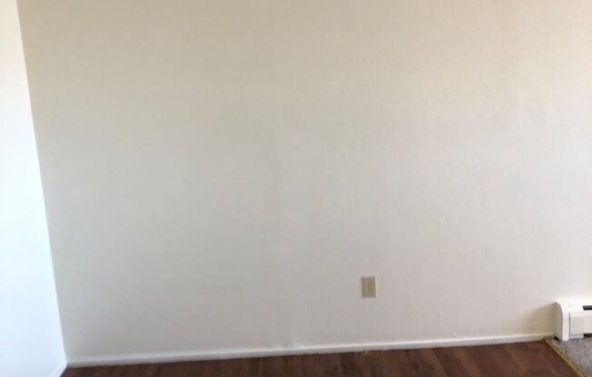 2 beds, 1 bath, 796 sqft, $1,150, Unit 127
