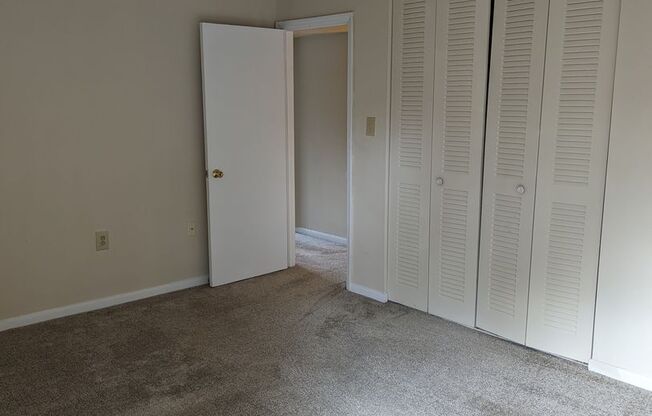 3 beds, 2 baths, $1,400, Unit Unit 202B
