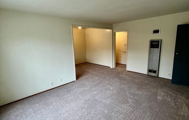 1 bed, 1 bath, 700 sqft, $1,895, Unit 219 Grand Ave #6