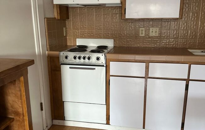 1 bed, 1 bath, $1,200