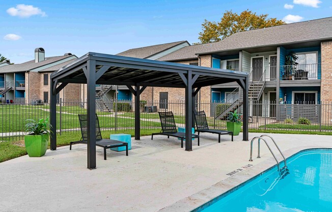 Unwind and relax at Sonoma Apartments, featuring a stunning poolside lounging area perfect for sunny days. Embrace comfort and community in a vibrant setting. Don’t miss your chance to call this home—schedule a tour today!