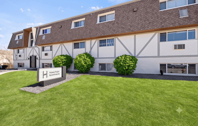 Hawk Point Apartments | Renovated 1 & 2 Bedroom Homes in Prime Denver Location!