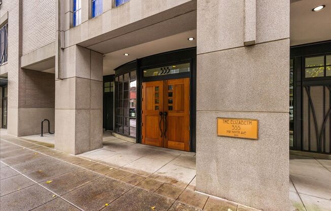 Studio, 1 bath, $2,100