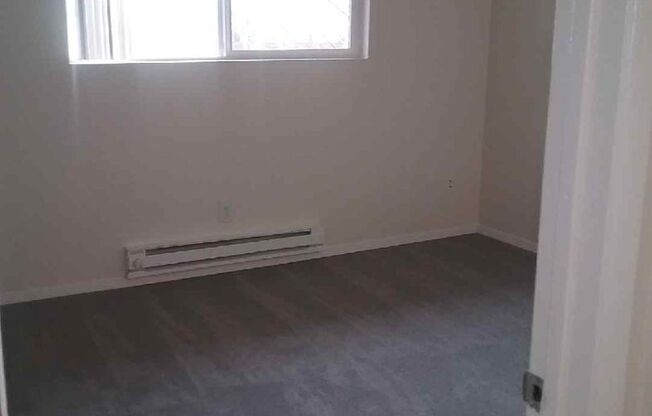 2 beds, 1 bath, 800 sqft, $1,395, Unit 21