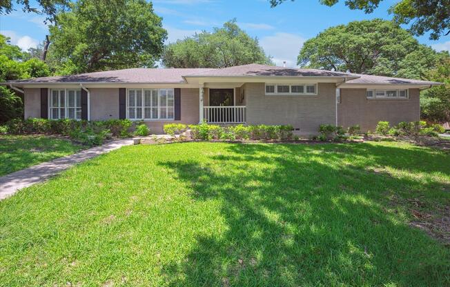 6441 LINDEN LN