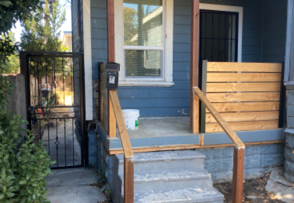 319 E FLORA ST
