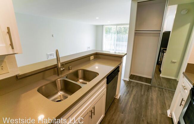 17250 Sunset- fully renovated unit in Pacific Palisades
