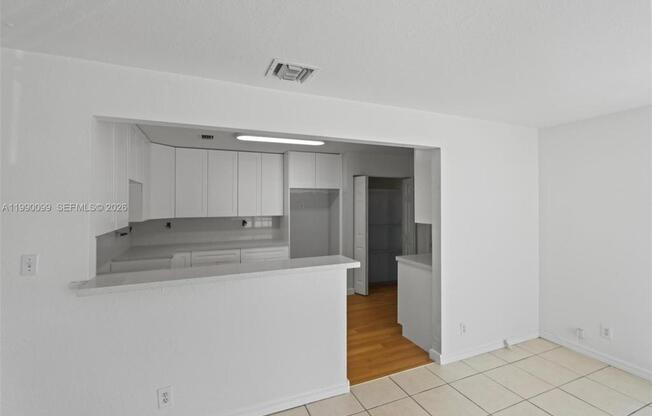 841 NW 10 ST