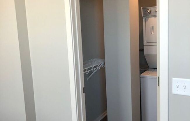 Studio, 1 bath, 368 sqft, $900, Unit S-403