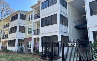 Available May 11th. GROUND FLOOR 3BR/2 BA Condo in Riverland Woods!