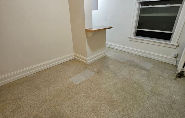 Studio, , 171 sqft, $899, Unit 11