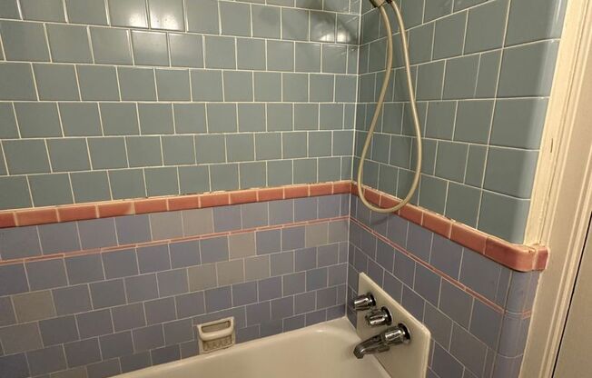 Studio, 1 bath, 535 sqft, $1,295, Unit 18