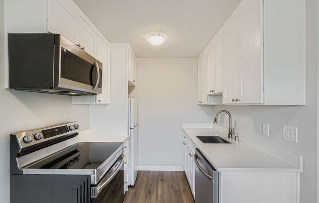 Spacious Apartment on Alki Beach!