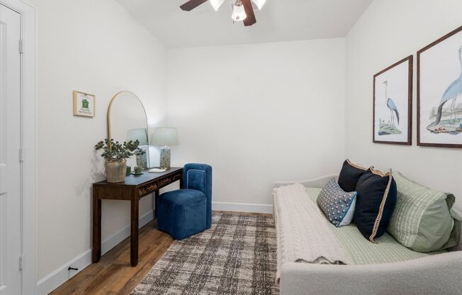 2 beds, 1 bath, 868 sqft, $1,950, Unit 1304